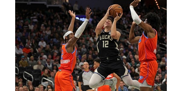 Milwaukee Bucks putoaa sijalle 2 hävittyään Atlanta Hawksille